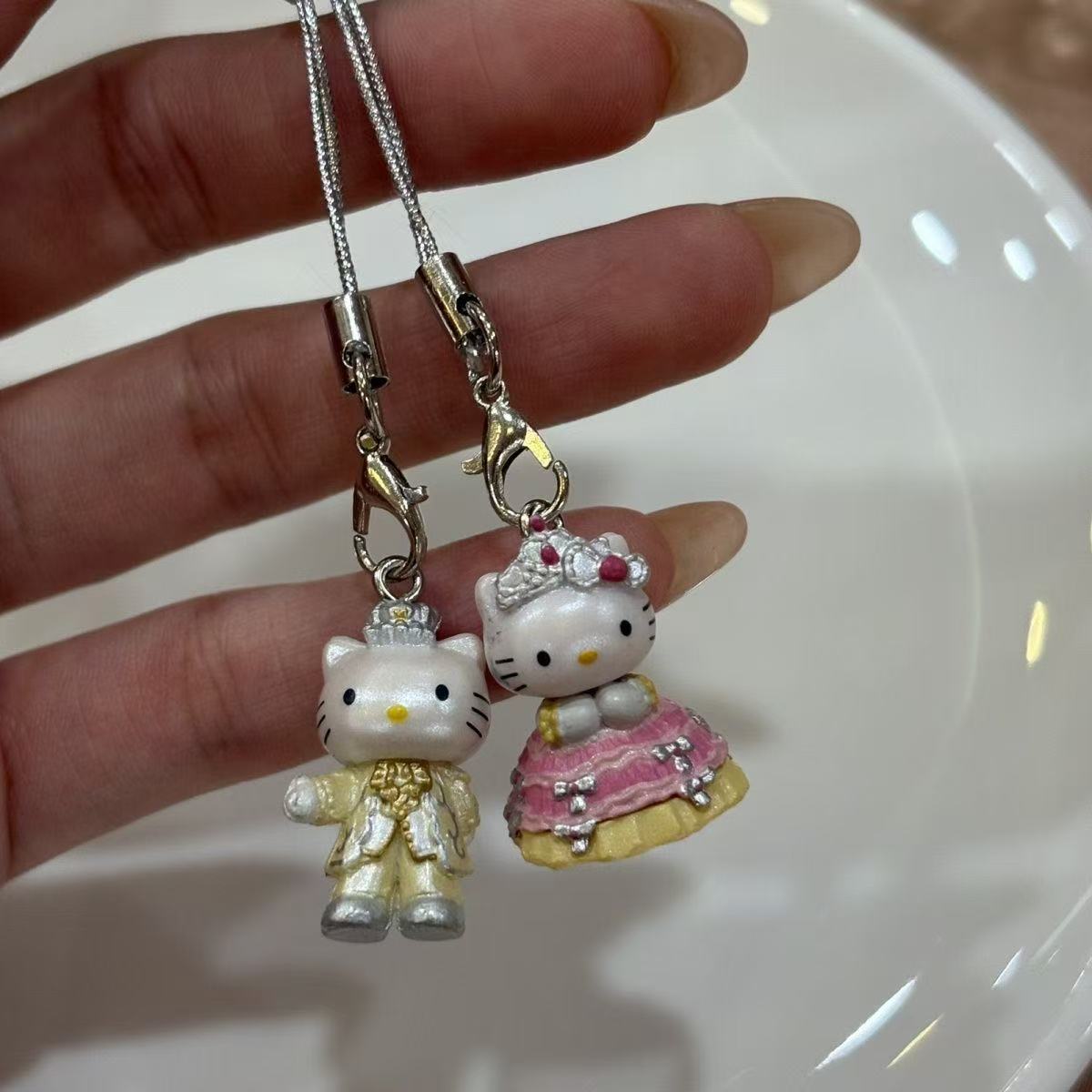 Kawaii Hello Kitty Wedding Dre - مراجعة Event Suppliers وسعره